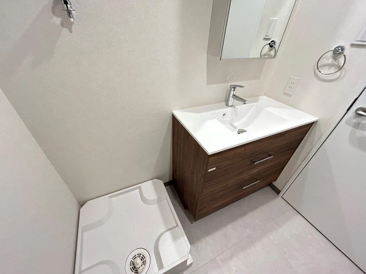 LiveFlat Higashi Koenji II - Interior - ["Bathroom Sink", "Plumbing fixture", "Bathroom cabinet"]