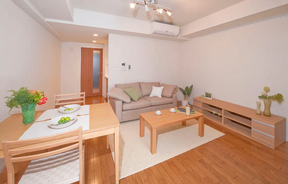 Residia Suginami Honancho - Interior - ["Table", "Furniture", "Couch"]