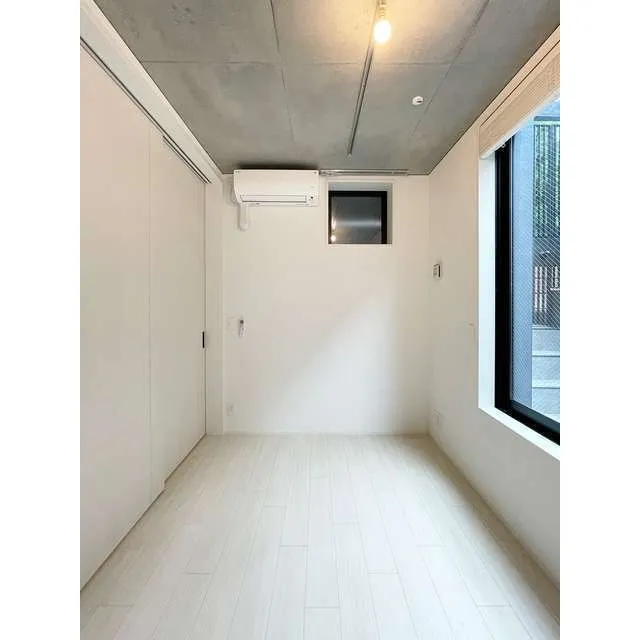 ASTILE Harajuku - Interior - ["Building", "Window", "Fixture"]