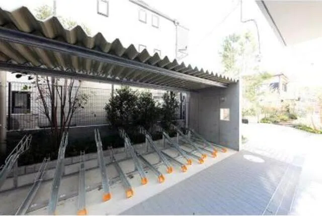 Solani Meguro Fudomae - Exterior - Bicycle Racks