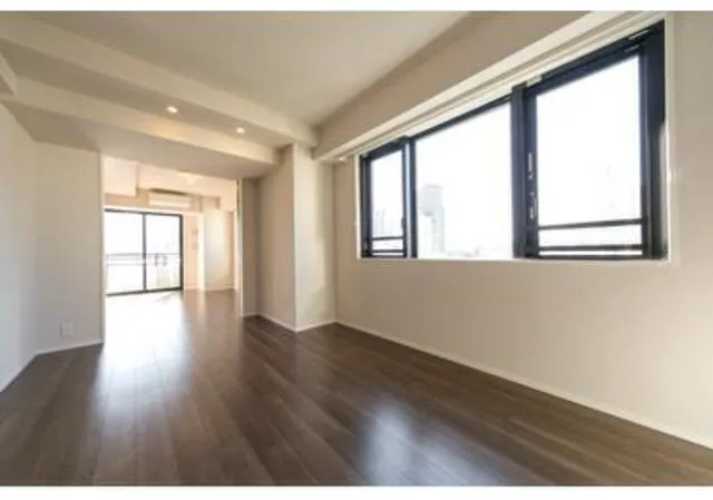 Park Axis Akasakamitsuke - Interior - ["Wood flooring", "Property", "Floor"]