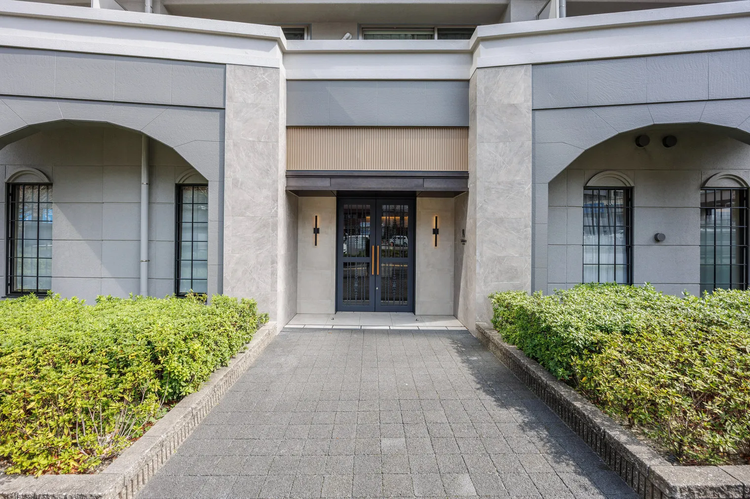 La Sante Gotanda - Exterior - []
