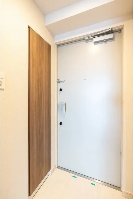 Comforia Liv Itabashi - Interior - ["Wood", "Flooring", "Floor"]