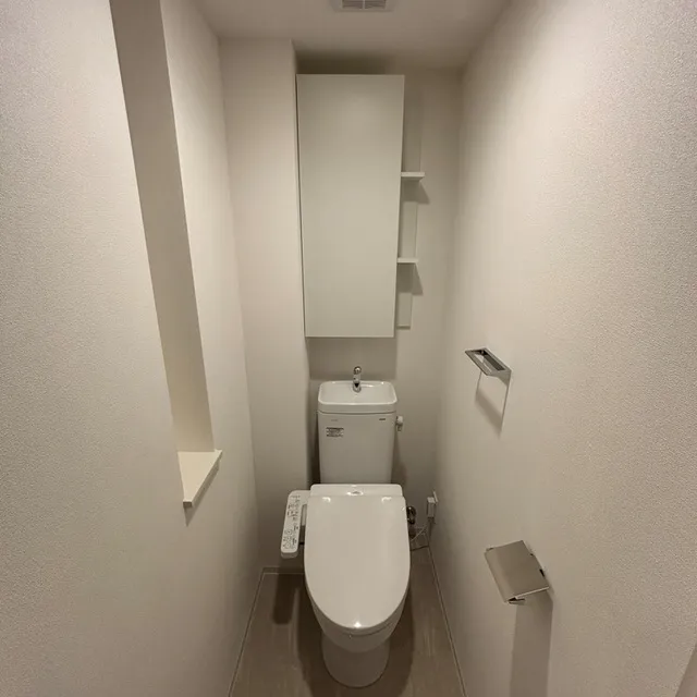 Park Axis Shinagawa Tennozu Isle - Interior - ["Toilet seat", "Toilet", "Flooring"]