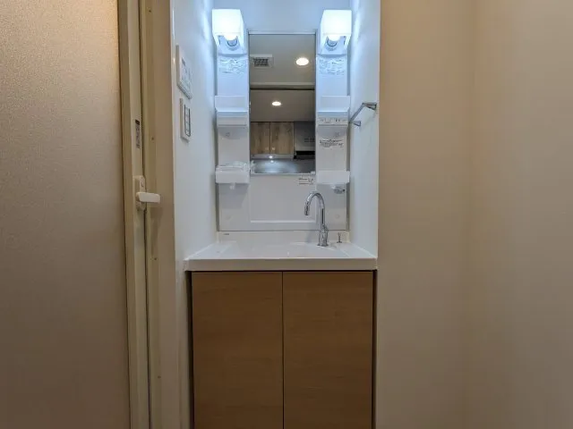 Harmony Residence Kamata Art Villa - Interior - ["Plumbing fixture", "Tap", "Bathroom"]