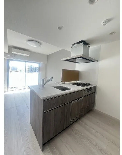 Comfortia Liv Itabashi Honcho - Interior - ["Kitchen", "Countertop", "Flooring"]