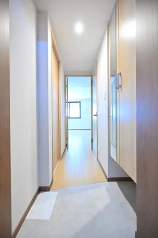 CENTRAL GARDEN RESIDENCE TOKYO - Interior - ["Flooring", "Floor", "Wood"]