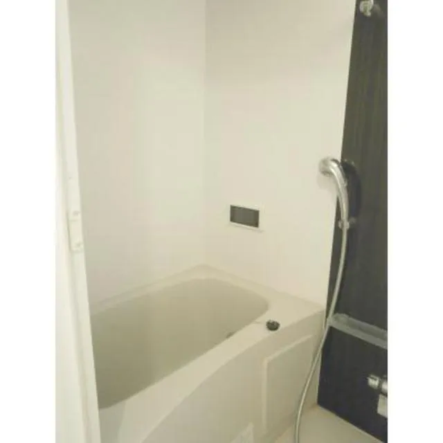 Urbanex Omori - Interior - ["Bathtub", "Bathroom", "Plumbing fixture"]