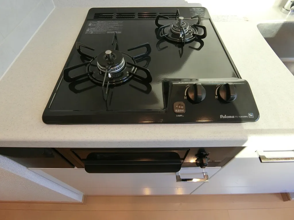 Cross Residence Kamata - Interior - ["Kitchen Appliance", "Kitchen stove", "Major appliance"]