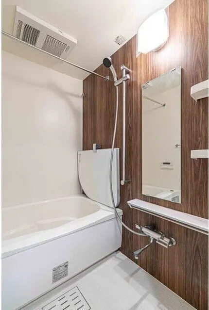 LUMIEC HONCHO EAST - Interior - ["Plumbing fixture", "Flooring", "Floor"]