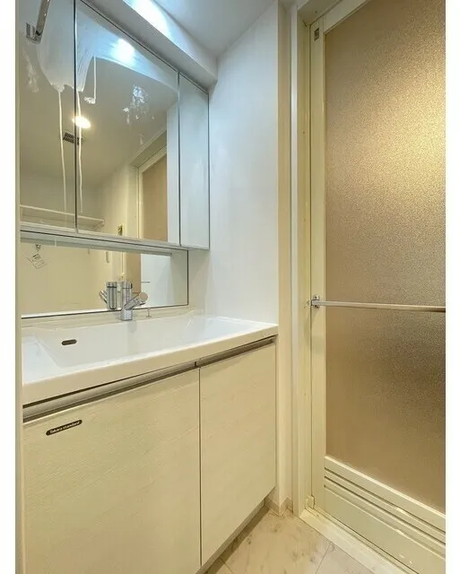 Comforia Liv Ueno - Interior - ["Flooring", "Floor", "Interior design"]