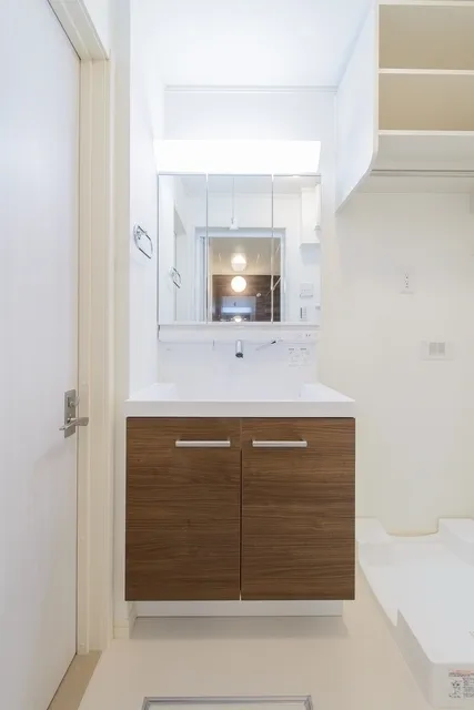 Duo Minamidai A - Interior - ["Wall", "Flooring", "Interior design"]