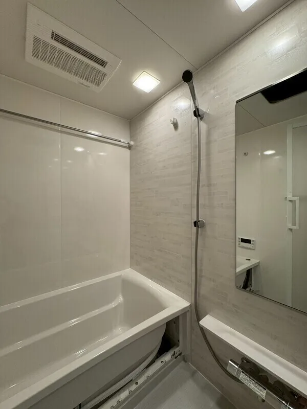 Lumiec Kinshicho - Interior - ["Flooring", "Floor", "Plumbing fixture"]