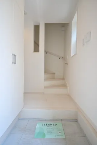Prague Terrace, In Front Of The University Of Tokyo - Interior - ["Wall", "Flooring", "Floor"]