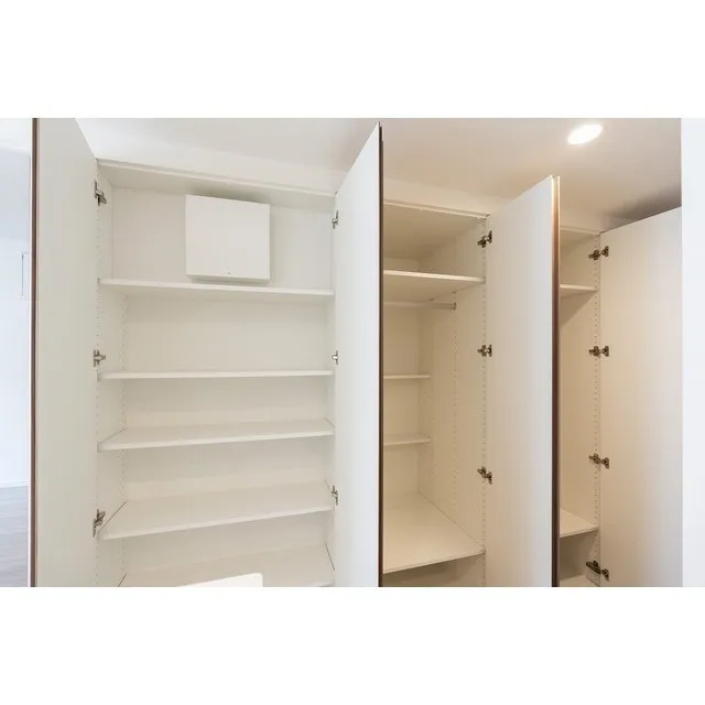 RJR Precia Chidori - Interior - ["Furniture", "Cabinetry", "Door"]
