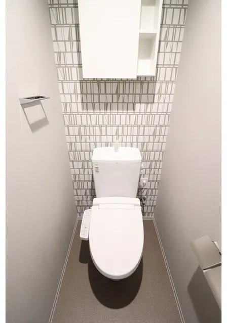La Douceur Sugamo West - Interior - ["Toilet seat", "Toilet", "Plumbing fixture"]