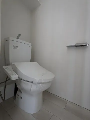 The House Nakano Sakaue II - Interior - ["Plumbing fixture", "Bathroom", "Toilet seat"]