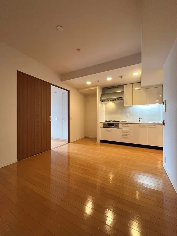 Esty Maison Toyosu Residence - Interior - ["Wood flooring", "Flooring", "Floor"]
