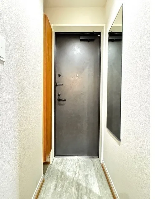 Well Square Hatagaya - Interior - ["Wood", "Door", "Flooring"]