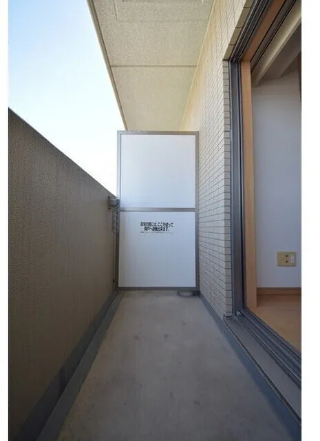 Welt Nishi Oshima Grasse - Interior - ["Floor", "Composite material", "Glass"]