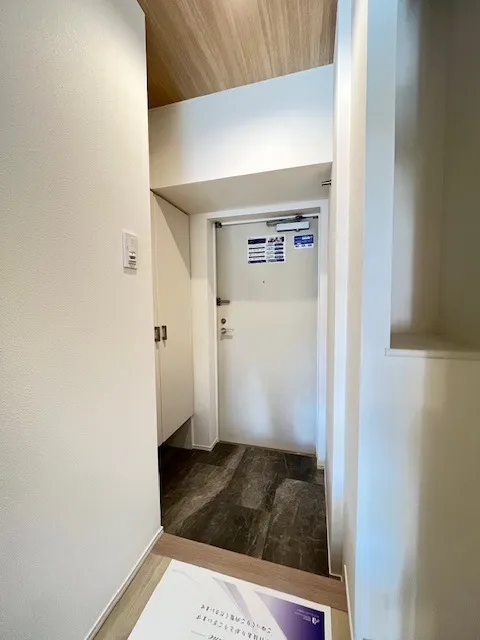 Residia Ueno Okachimachi - Interior - ["Wood", "Flooring", "Floor"]