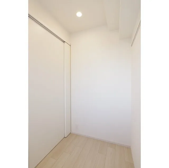 Comforia Morishita South - Interior - ["Building", "Wood", "Fixture"]