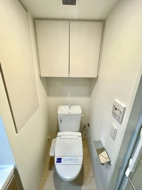 Residia Nishikoyama - Interior - ["Plumbing fixture", "Toilet seat", "Flooring"]