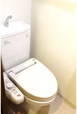 Sky Court Ginza East No. 2 - Interior - ["Toilet seat", "Toilet", "Plumbing fixture"]