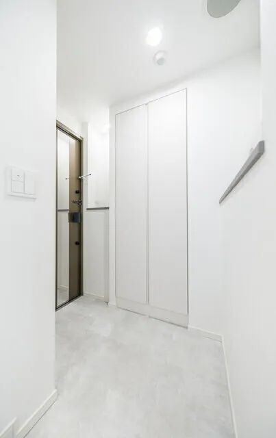 Le Jour Kanda Sudacho - Interior - ["Flooring", "Wall", "Floor"]