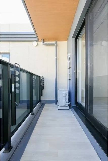 Comforia Liv Bunkyo Gokokuji - Interior - ["Floor", "Flooring", "Composite material"]