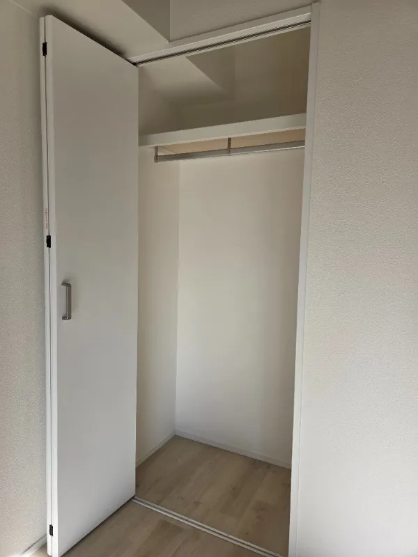 Residia Kanda Higashi - Interior - ["Wood", "Flooring", "Floor"]