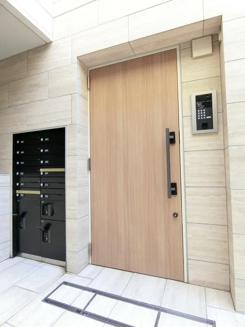 R78 Bankan Shirokane Takanawa - Exterior - ["Door", "Fixture", "Wood"]