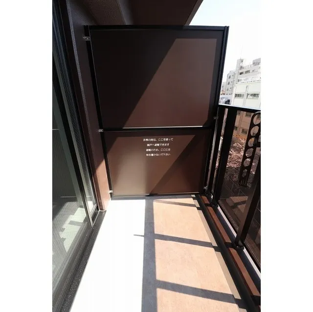 ORME COURT NIPPORI EAST - Interior - ["Rectangle", "Wood", "Door"]