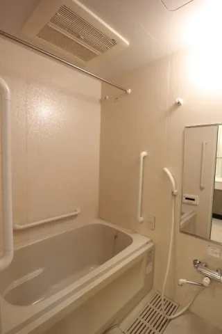 Prime Urban Shinkawa - Interior - ["Bathtub", "Property", "Bathroom"]