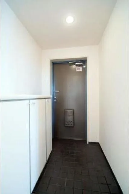 Flat Hamadayama - Interior - ["Fixture", "Door", "Floor"]