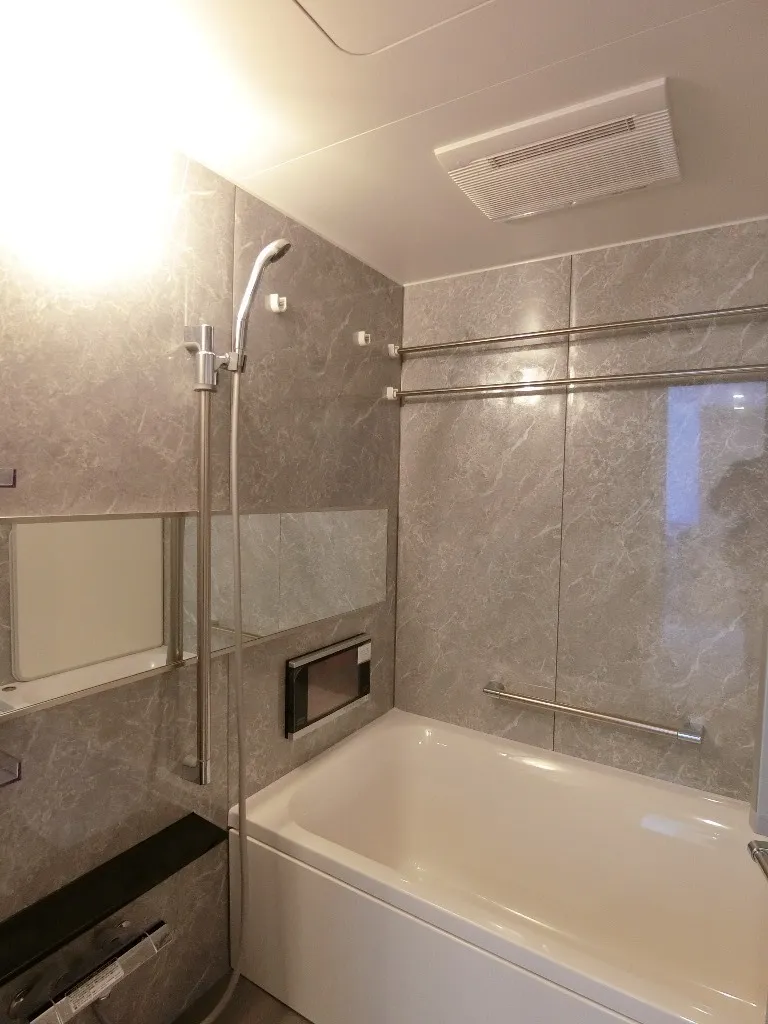Orchid Residence Morishita - Interior - ["Shower Door", "Plumbing fixture", "Glass"]