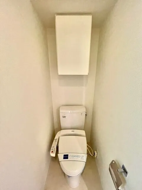 Residia Yotsuya Sanchome - Interior - ["Toilet seat", "Toilet", "Plumbing fixture"]