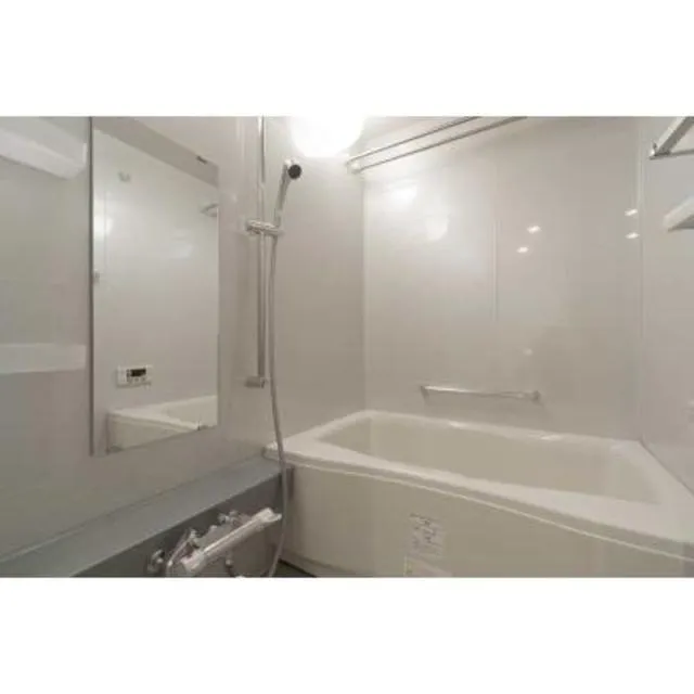 Park Axis Nihombashi Stage - Interior - ["Bathtub", "Plumbing fixture", "Building"]