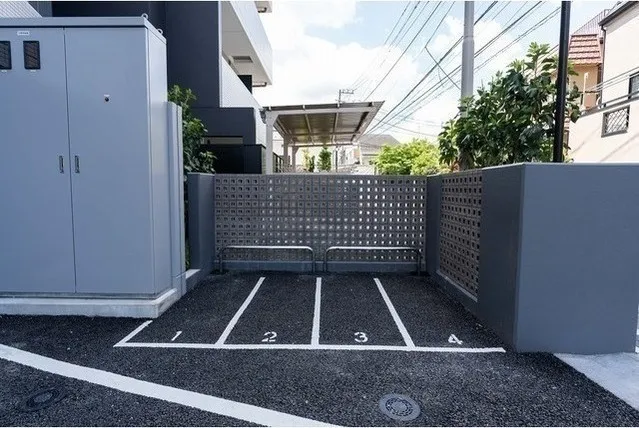 Comforia Higashioi II - Other - ["Composite material", "Gate", "Mesh"]