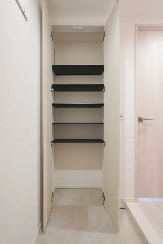 Due Nippori III - Interior - ["Wood", "Flooring", "Floor"]
