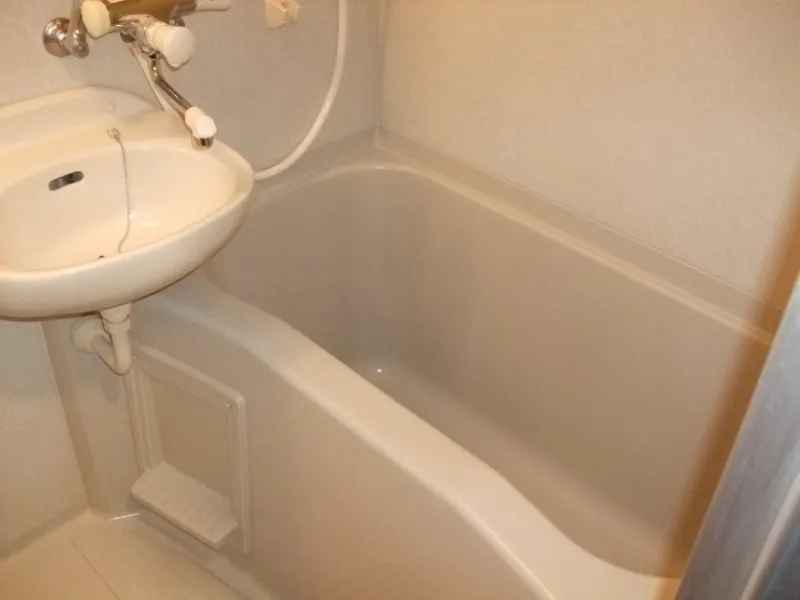 Phoenix Sasazuka Station Square - Interior - ["Plumbing fixture", "Bathroom", "Bathtub"]
