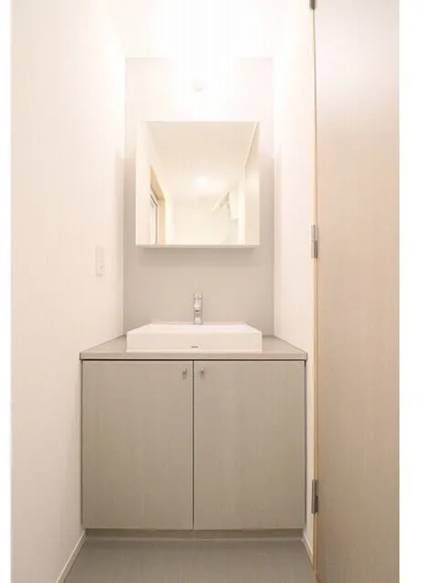 TAKANAWA NODE - Interior - ["Flooring", "Floor", "White"]