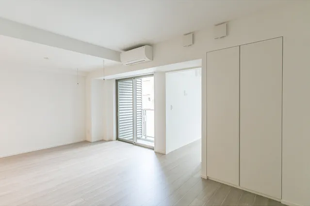 City Current Daikanyama - Interior - ["Window", "Cabinetry", "Fixture"]