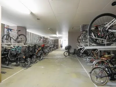 Across Meguro Tower - Other - ["Bicycle", "Wheel", "Tire"]