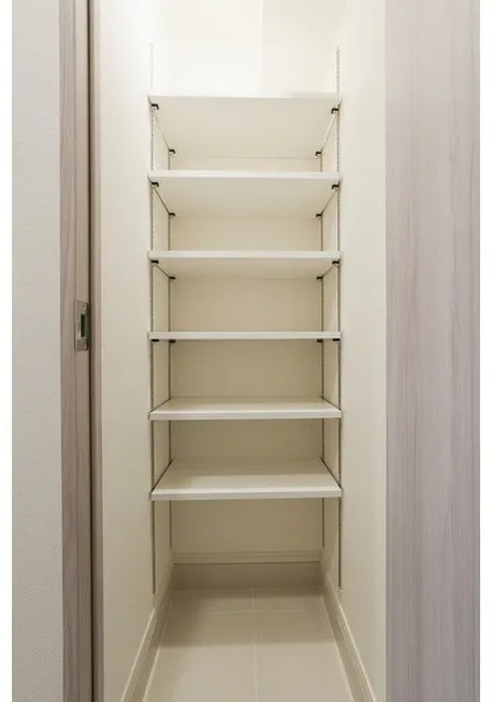 BPR Residence Oshima - Interior - ["Shelf", "Shelving", "Wood"]