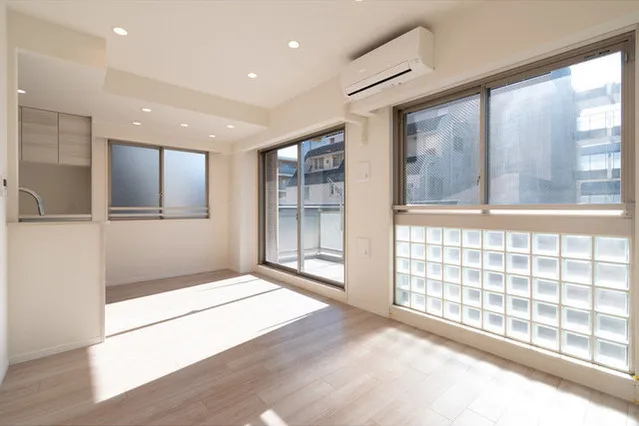 Comforia Nishiwaseda - Interior - ["Window", "Building", "Wood"]
