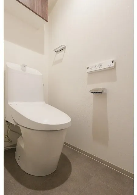 Comforia Liv Nagafukucho - Interior - ["Toilet seat", "Toilet", "Plumbing fixture"]