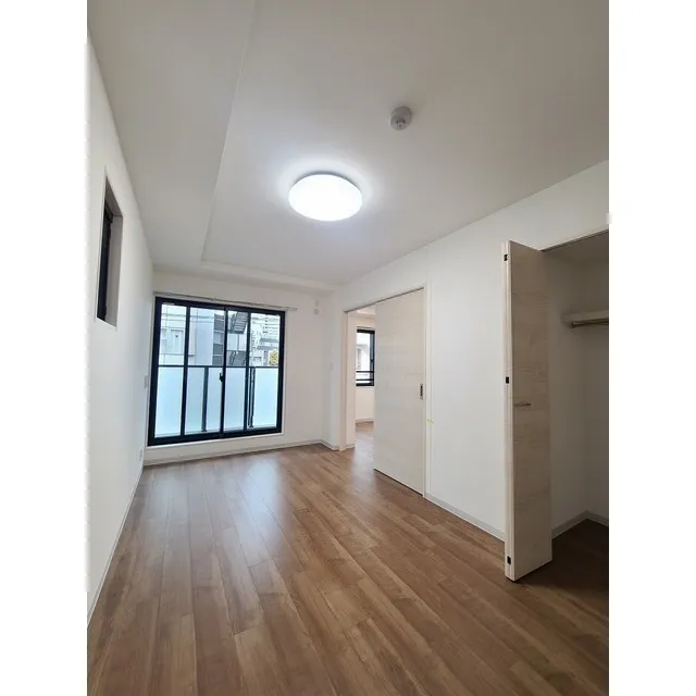 Villa Claire Bunkyo Koishikawa - Interior - ["Window", "Building", "Fixture"]