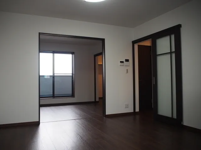 Tom's Garage - Interior - ["Flooring", "Floor", "Wood"]