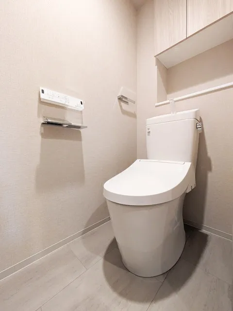 AIFLAT Shinagawa Togoshi Parkside - Interior - ["Toilet seat", "Toilet", "Plumbing fixture"]
